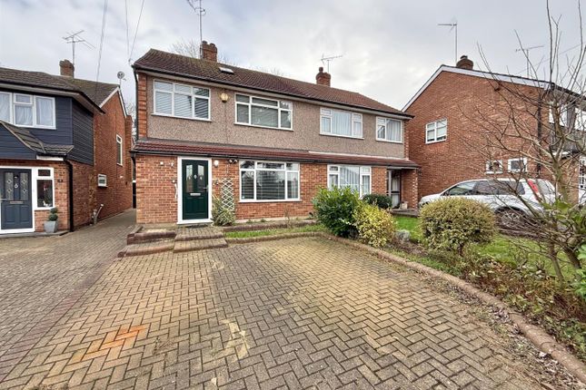 Newlands Close, Hutton, Brentwood 3 bed semi