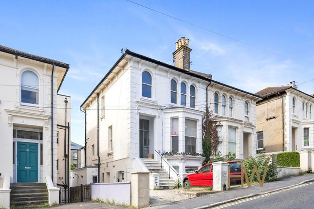 Old Shoreham Road, Brighton, BN1 5DQ 2 bed apartment for sale