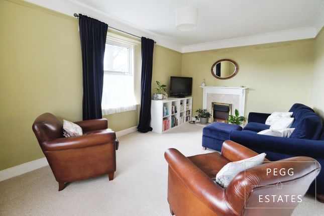 53 Petitor Road, Torquay TQ1 2 bed flat for sale