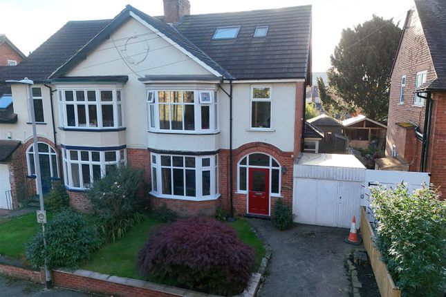 5 bedroom semi-detached house for sale