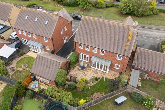 Kestrel Drive, Higham Ferrers, NN10 8LR 5 bed detached house for sale