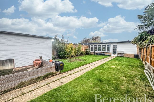 Harrow Crescent, Romford, RM3 4 bed bungalow for sale