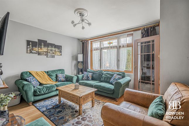 Arrowsmith Road, Chigwell 2 bed terraced house for sale