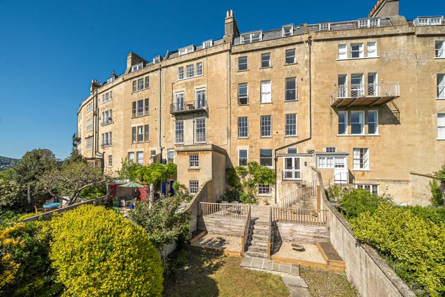 3 bedroom flat for sale