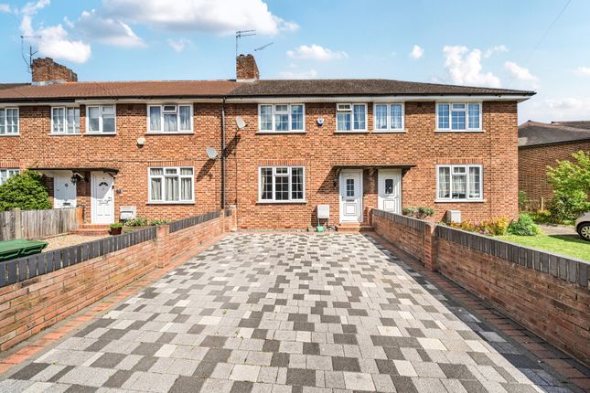 Moat Farm Road, Northolt, Middlesex 3 bed terraced house for sale