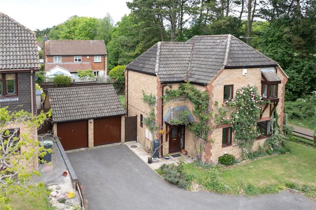Greenriggs, Bedfordshire LU2 4 bed detached house for sale