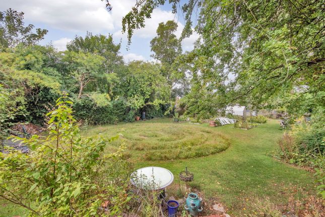 Wrotham Road, Gravesend DA13 4 bed house for sale
