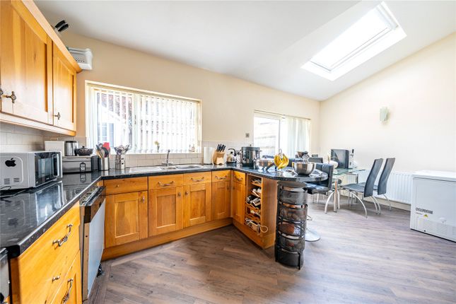 Stainburn View, Leeds, West Yorkshire 3 bed semi