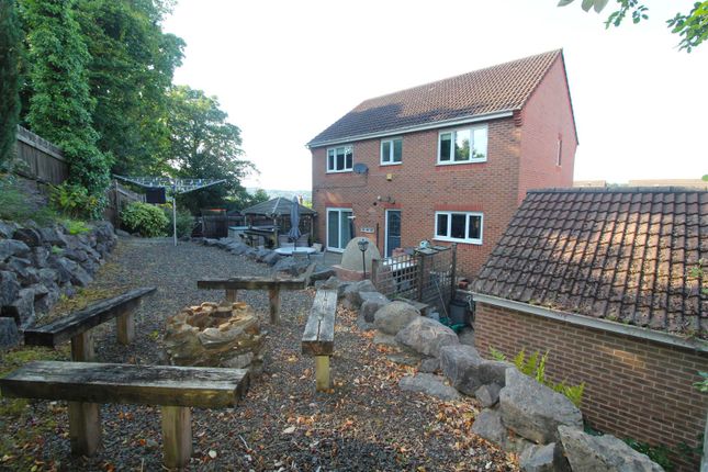 Cwm Braenar, Blackwood NP12 4 bed property for sale