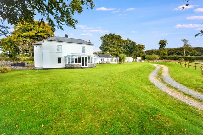 5 bed detached house