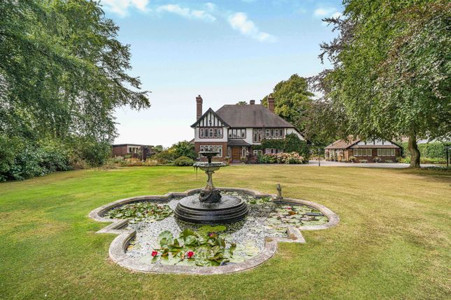 8 bedroom detached house for sale