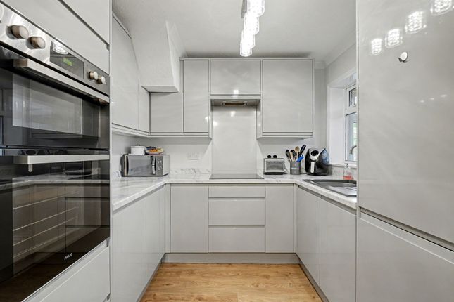 Castlemaine Avenue, Gillingham ME7 3 bed end of terrace house for sale