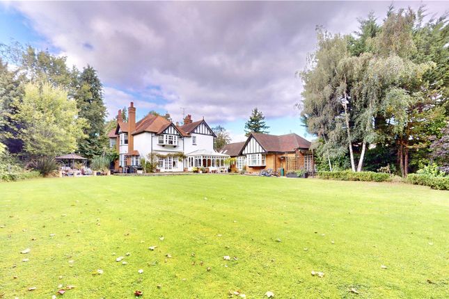8 bed detached house