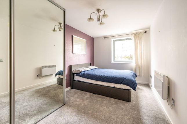High Street, Stratford, London, E15 2 bed flat for sale