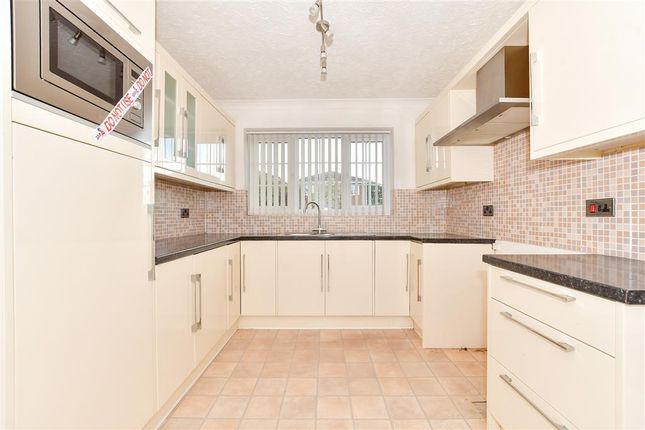 Walmer Gardens, Deal, Kent 4 bed detached house for sale