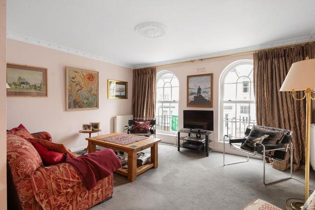 Vicarage Crescent, London, SW11 3 bed terraced house for sale