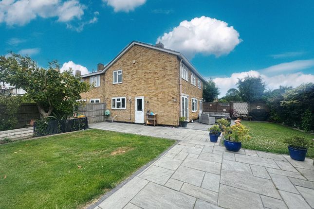 4 bedroom end of terrace house for sale