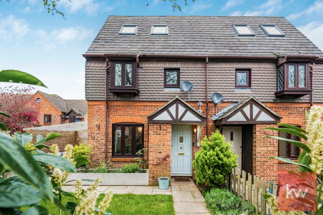 Simkins Close, Winkfield Row, Berkshire 2 bed terraced house for sale