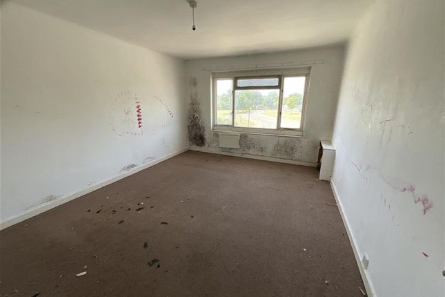 3 bedroom flat for sale