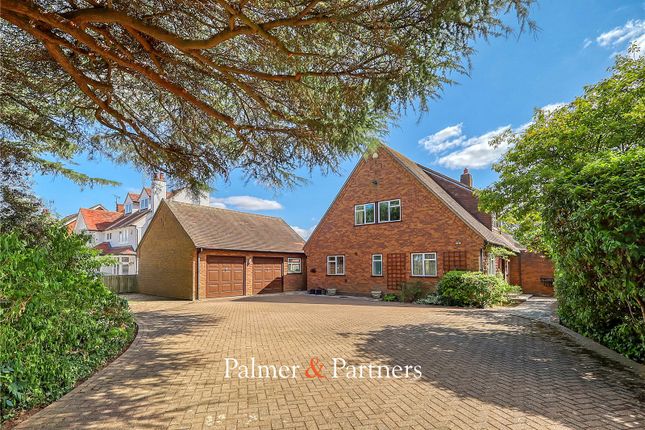 Broomfield Road, Essex CM1 3 bed detached house for sale