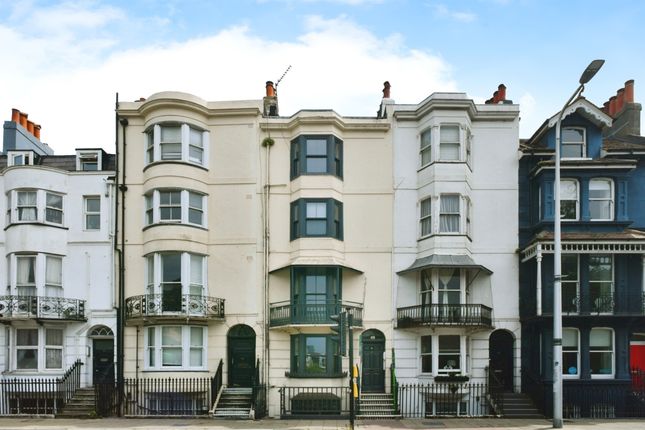 8 bedroom terraced house for sale