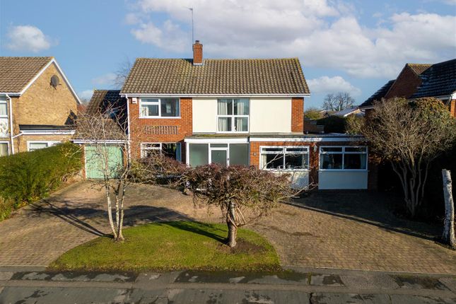 Westminster Drive, Aylesbury HP21 4 bed detached house for sale