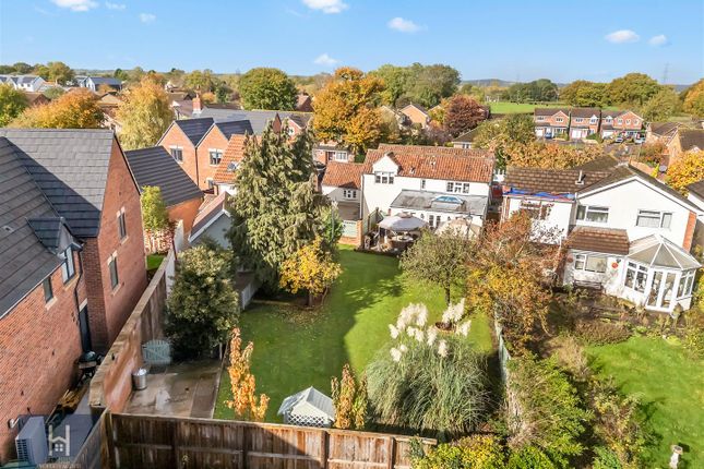 4 bed detached house