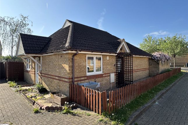 Violet Close, Biggleswade, Bedfordshire 2 bed bungalow for sale