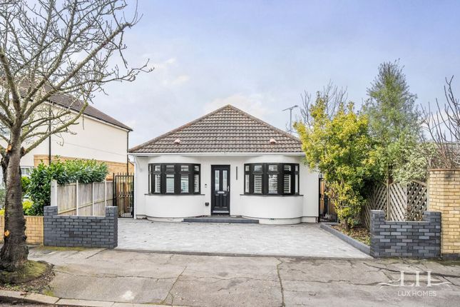 Southdown Road, Hornchurch 2 bed bungalow for sale