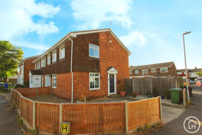 Periwinkle Close, Sittingbourne 3 bed semi