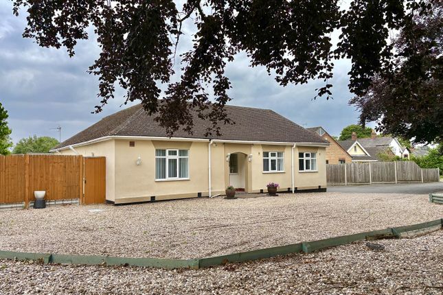 Countesthorpe, Leicester LE8 3 bed detached bungalow for sale