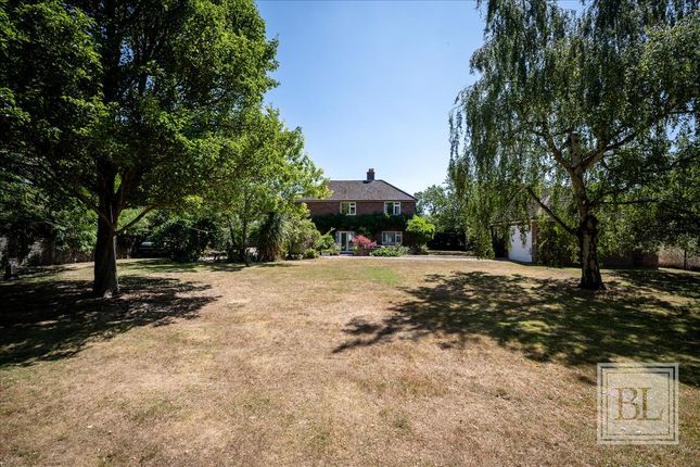 Lodge Lane, Ardleigh, Colchester, CO7 3 bed detached house for sale