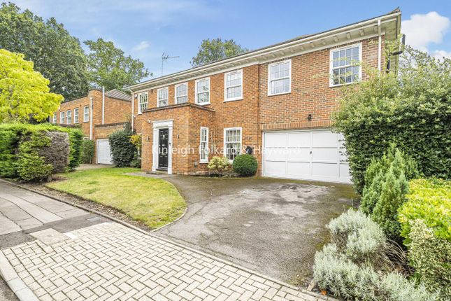 Dickens Drive, Chislehurst, Kent, BR7 5 bed detached house for sale