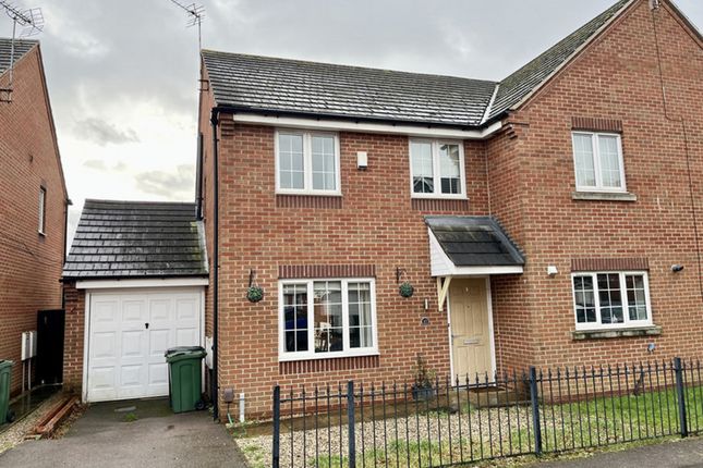 Market Garden Close, Thurmaston, LE4 3 bed semi