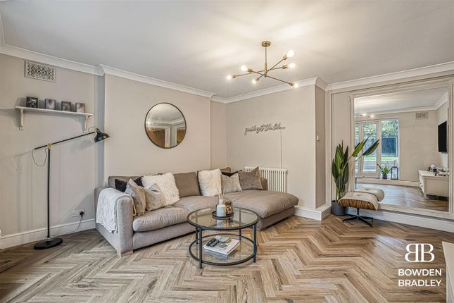 High Road, Buckhurst Hill 1 bed flat for sale