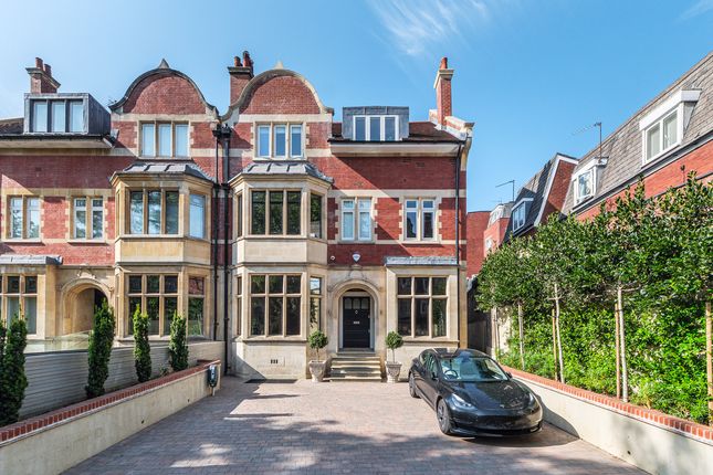 7 bedroom semi-detached house for sale