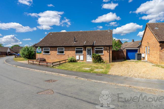 High House Avenue, Wymondham... 3 bed semi