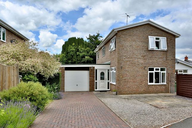 Church Close, Crickhowell NP8 3 bed detached house for sale