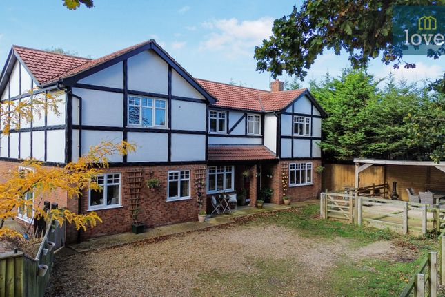 Carlton Road, Manby LN11 5 bed detached house for sale