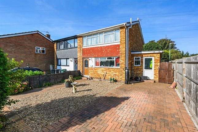 Rowan Close, Portslade BN41 3 bed semi