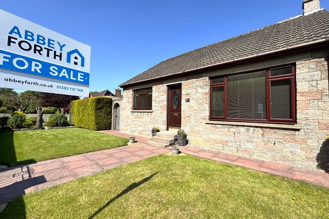 8c Cairneyhill Road, Crossford... 2 bed bungalow for sale