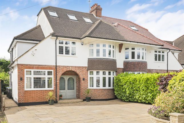 Freston Gardens, Cockfosters EN4 5 bed semi