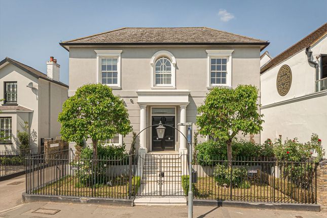 Creek Road, East Molesey KT8 4 bed detached house for sale