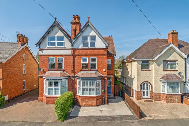 4 bedroom semi-detached house for sale