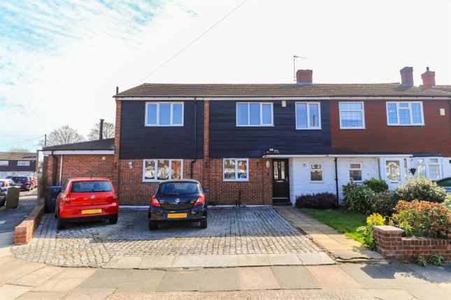 Beverley Close, Winchmore Hill, N21 5 bed end of terrace house for sale
