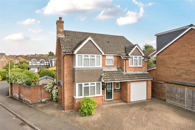 Lapin Lane, Basingstoke, Hampshire, RG22 4 bed detached house for sale