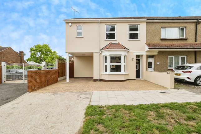 4 bedroom end of terrace house for sale