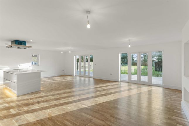 4 bedroom chalet for sale