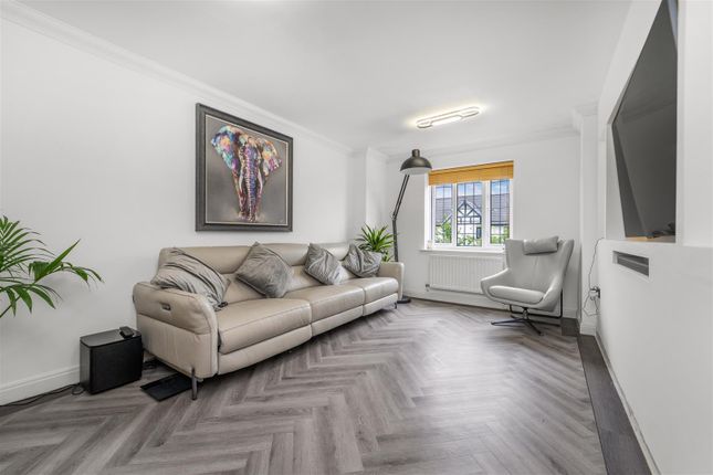 3 bedroom flat for sale
