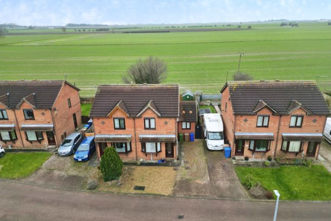 Ellis Close, Preston, Hull, HU12 8XG 2 bed semi